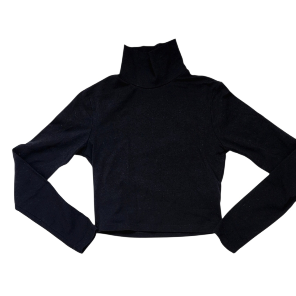 Forever 21 Black Long Sleeve Cropped Knit Turtleneck Size Jr.M